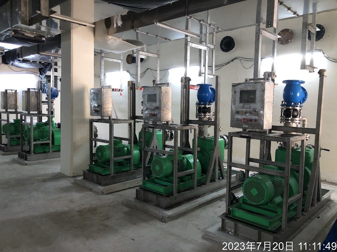 運送經機電裝備合成法生產的污水泵模組至新污水處理廠