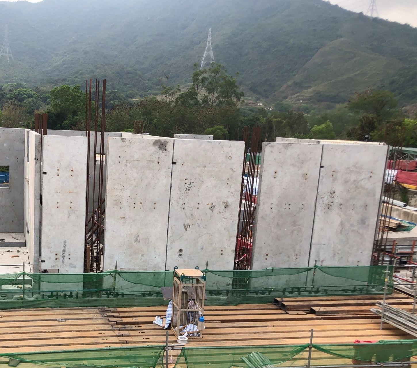 Installation of Wall Segments by DfMA Method