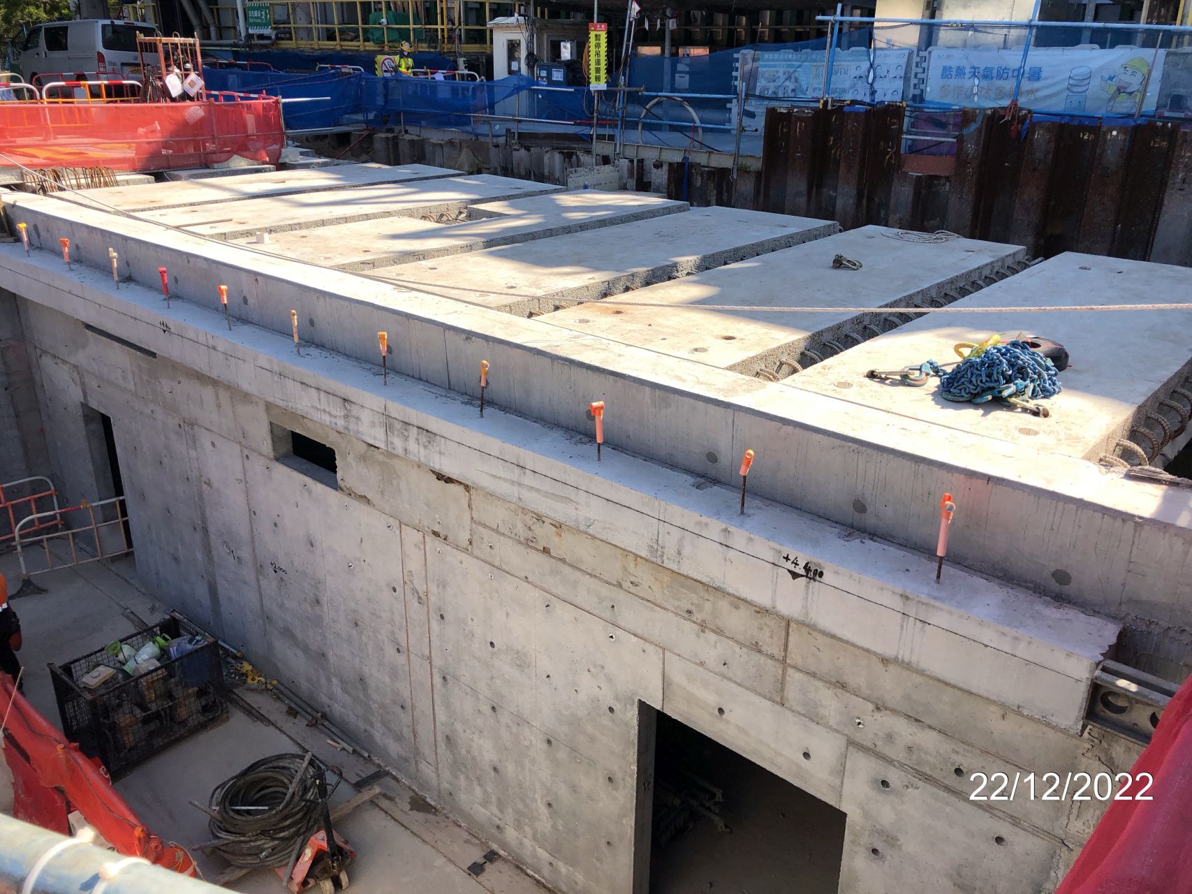 Installation of Slab Segments by DfMA Method